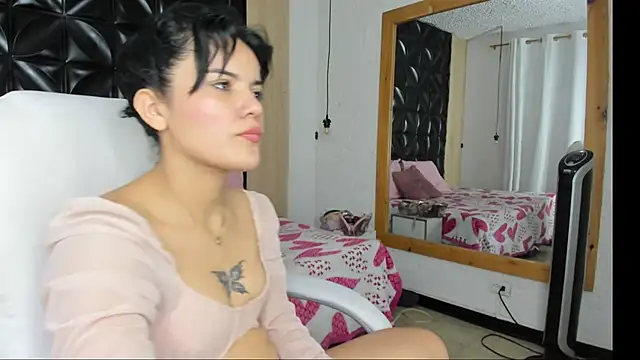 Lia  Kalifa online show from 06-17-26, 03:11