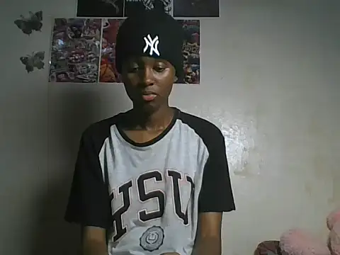 Snapshot of loversoncam chatting on 05-28-26, 05:19 loversoncam online show from 05-28-26, 05:19