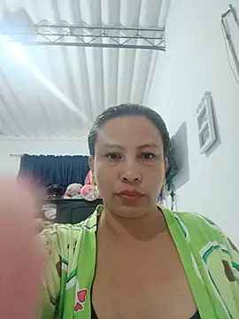 Snapshot of stacy_05 chatting on 06-01-26, 12:27 stacy 05 online show from 06-01-26, 12:27