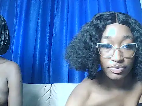 Snapshot of pinky_aura22 chatting on 06-16-26, 10:04 pinky aura22 online show from 06-16-26, 10:04