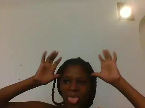 Snapshot of Jiggle_assie chatting on 06-17-26, 02:00 Jiggle assie online show from 06-17-26, 02:00