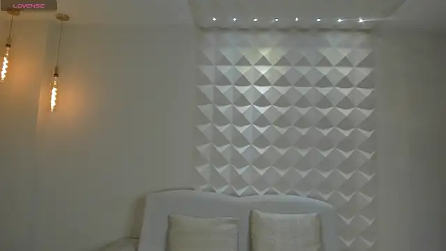 Snapshot of LillySanders chatting on 07-18-26, 07:22 LillySanders online show from 07-18-26, 07:22