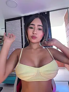 little liz  online show from 06-18-26, 04:34