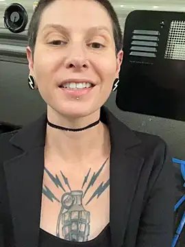 LaFemmeCyberObscura online show from 06-18-26, 07:41