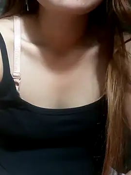 HoaHongXanh22 online show from 06-11-26, 07:22
