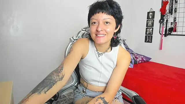 Snapshot of baby_punk_ chatting on 06-28-26, 12:28 baby punk online show from 06-28-26, 12:28