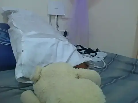 Snapshot of Queen_Zuri chatting on 07-18-26, 10:46 Queen Zuri online show from 07-18-26, 10:46