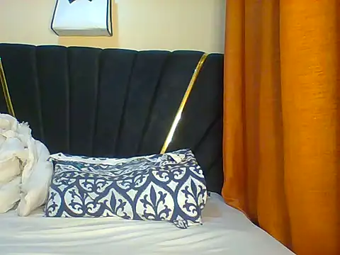petite cuteass online show from 06-27-26, 02:06