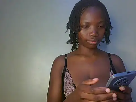Snapshot of Mariana_150 chatting on 06-18-26, 06:23 Mariana 150 online show from 06-18-26, 06:23
