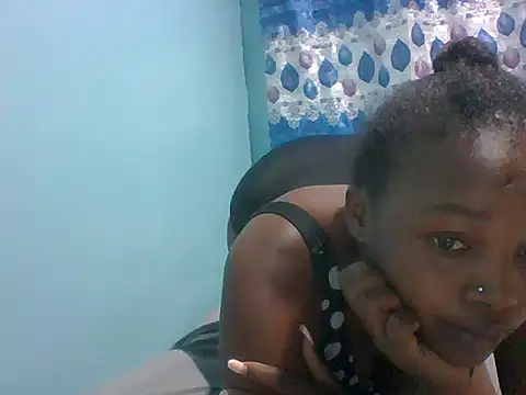 chocolate-pie2 online show from 05-19-26, 05:42