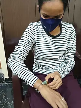 Shanaya 001 online show from 05-19-26, 04:52