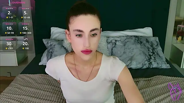 Snapshot of MadisonRen chatting on 06-22-26, 11:18 MadisonRen online show from 06-22-26, 11:18