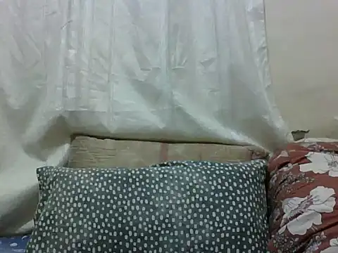 Hot-Perryl online show from 05-18-26, 04:23