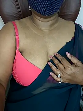 MISS-LOVEV online show from 06-19-26, 01:39