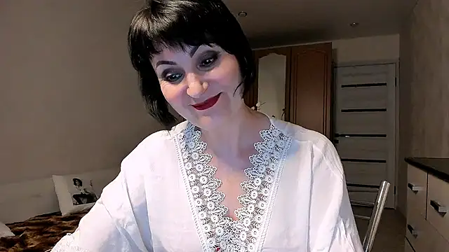 Snapshot of Helen_Beller chatting on 05-20-26, 06:16 Helen Beller online show from 05-20-26, 06:16