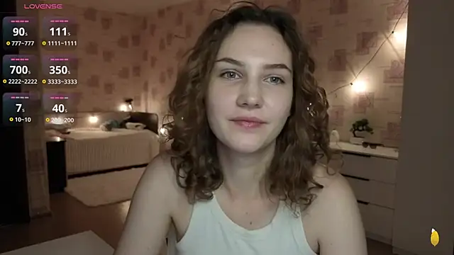 Snapshot of Megan_swiftss chatting on 06-25-26, 07:19 Megan swiftss online show from 06-25-26, 07:19