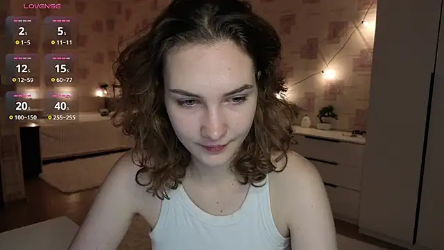 Snapshot of Megan_swiftss chatting on 06-19-26, 07:20 Megan swiftss online show from 06-19-26, 07:20