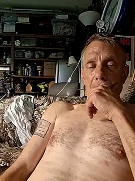truckdawg2023 online show from 06-19-26, 05:19