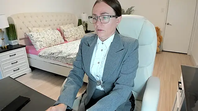 Vika73 online show from 10-17-25, 12:29