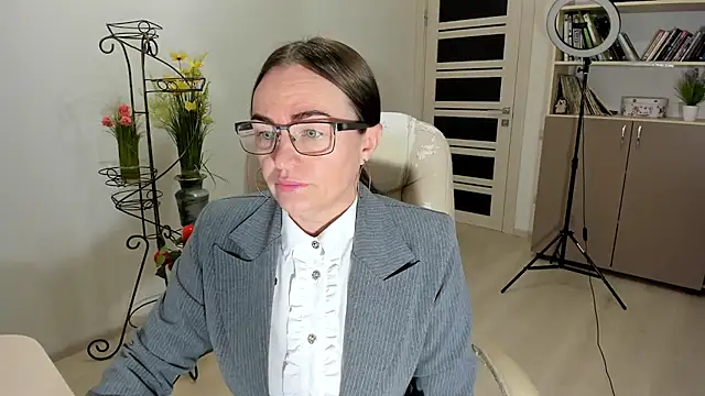 Vika73 online show from 12-17-25, 06:07