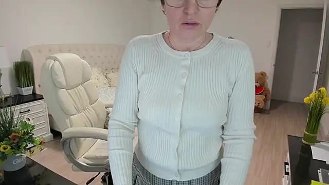 Vika73 online show from 02-25-26, 12:38