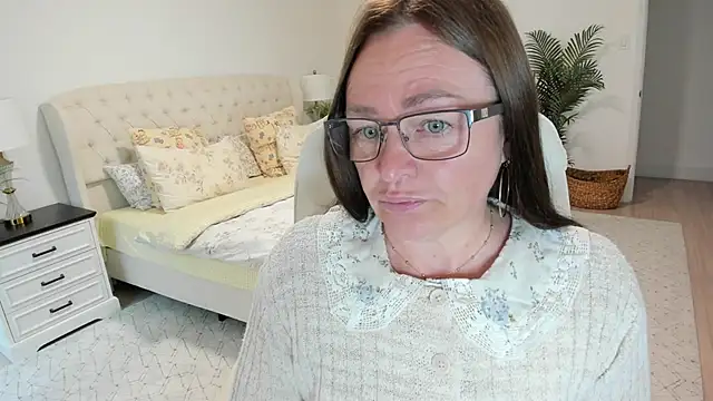 Vika73 online show from 05-26-26, 11:30