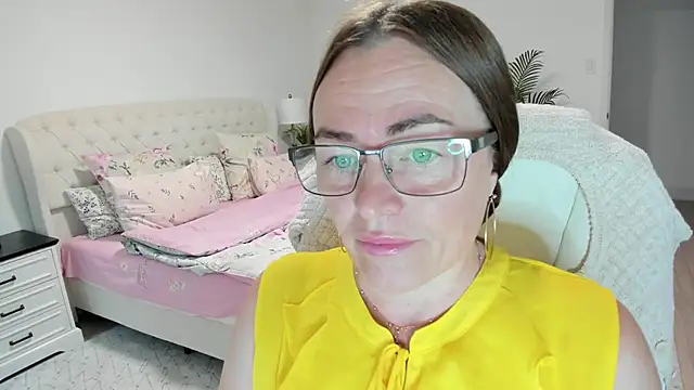 Vika73 online show from 06-17-26, 10:47