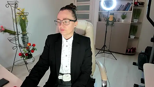 Vika73 online show from 01-15-26, 07:56