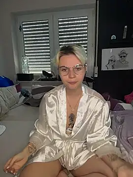 HannahFoxxx online show from 05-18-26, 10:31