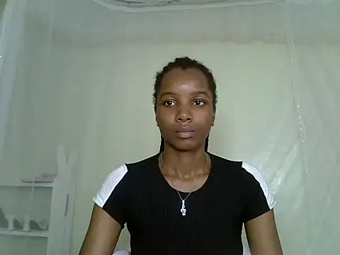 Snapshot of Sexy_vylsa chatting on 06-13-26, 06:44 Sexy vylsa online show from 06-13-26, 06:44