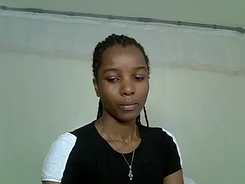 Snapshot of Sexy_vylsa chatting on 06-25-26, 11:04 Sexy vylsa online show from 06-25-26, 11:04