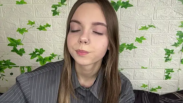 LisaPorse online show from 06-03-26, 02:33