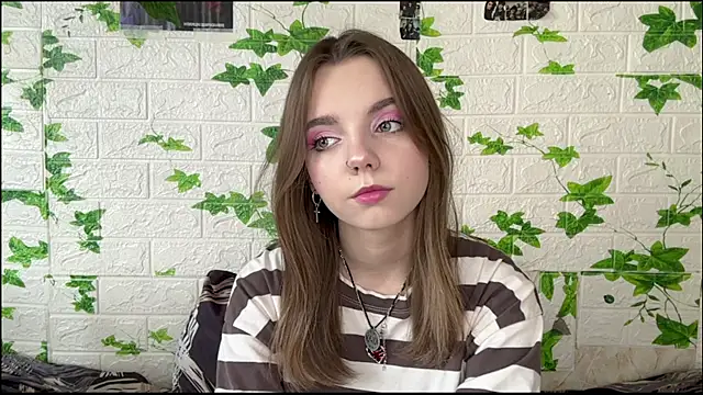 LisaPorse online show from 05-22-26, 02:15