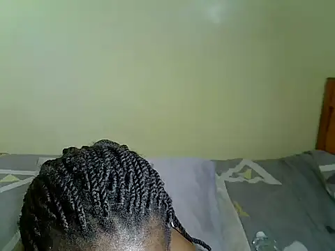 Snapshot of Pearl_petite chatting on 06-04-26, 06:56 Pearl petite online show from 06-04-26, 06:56