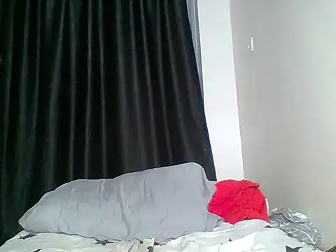 Snapshot of kee_vigin chatting on 06-14-26, 12:40 kee vigin online show from 06-14-26, 12:40