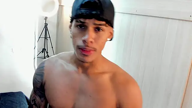 Snapshot of Joao_da_silva19 chatting on 06-14-26, 03:13 Joao da silva19 online show from 06-14-26, 03:13
