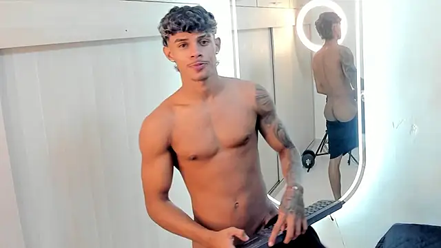 Snapshot of Joao_da_silva19 chatting on 06-21-26, 01:06 Joao da silva19 online show from 06-21-26, 01:06