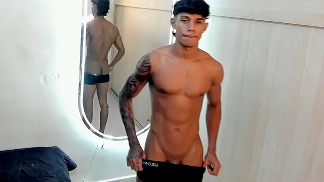 Snapshot of Joao_da_silva19 chatting on 06-11-26, 07:00 Joao da silva19 online show from 06-11-26, 07:00