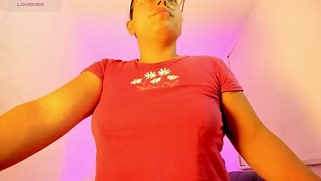 milkqueenboobs online show from 06-30-26, 05:57