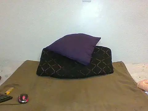 cessylolla8 online show from 07-06-26, 04:42