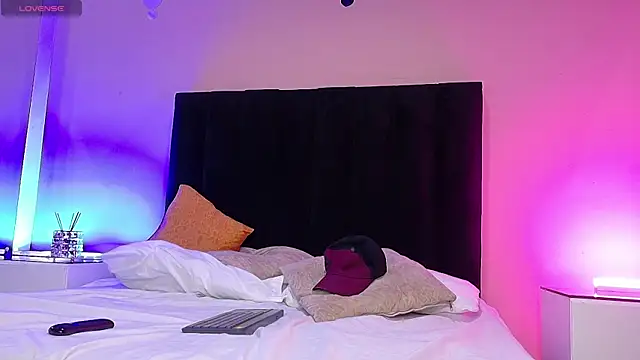 MILA AND COTI online show from 06-19-26, 10:25