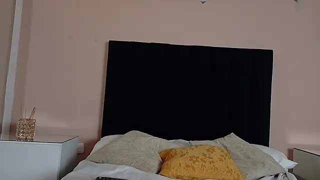 MILA AND COTI online show from 06-12-26, 10:40