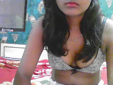 Diana Penty online show from 05-25-26, 06:39