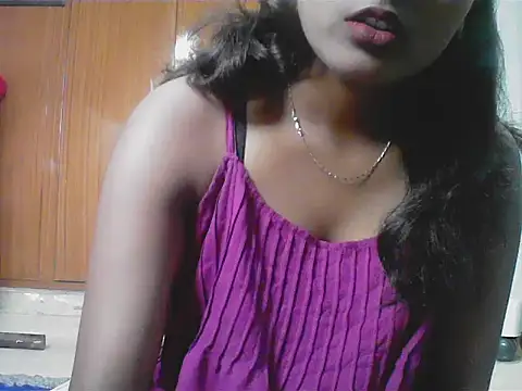 Diana Penty online show from 05-31-26, 12:44