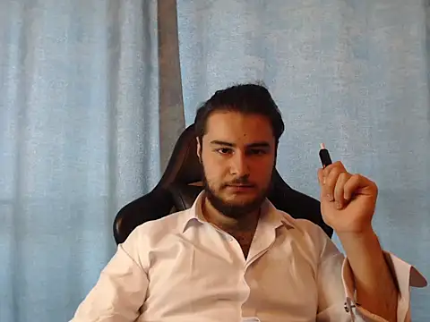 Snapshot of MajesticGOLD chatting on 05-19-26, 10:44 MajesticGOLD online show from 05-19-26, 10:44