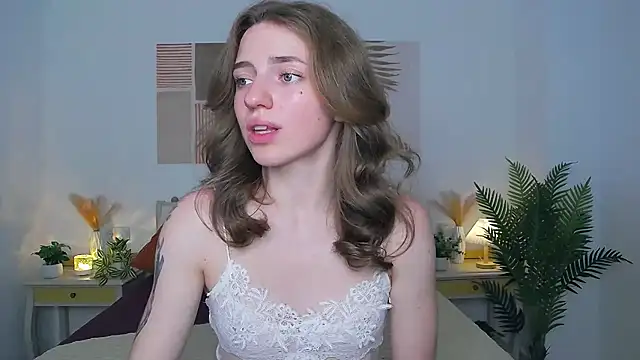 Snapshot of TayloryStar chatting on 05-27-26, 12:01 TayloryStar online show from 05-27-26, 12:01