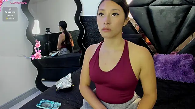 Queen Jen online show from 06-19-26, 05:13