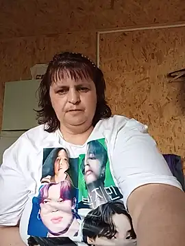 Snapshot of LisichkaOksana chatting on 06-22-26, 04:48 LisichkaOksana online show from 06-22-26, 04:48