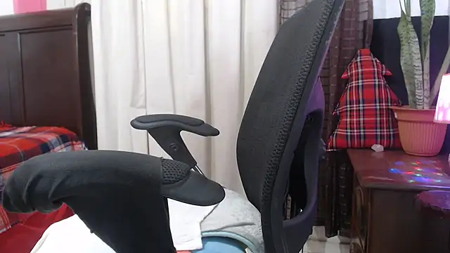 Snapshot of jenny_milf69 chatting on 05-06-26, 01:15 jenny milf69 online show from 05-06-26, 01:15