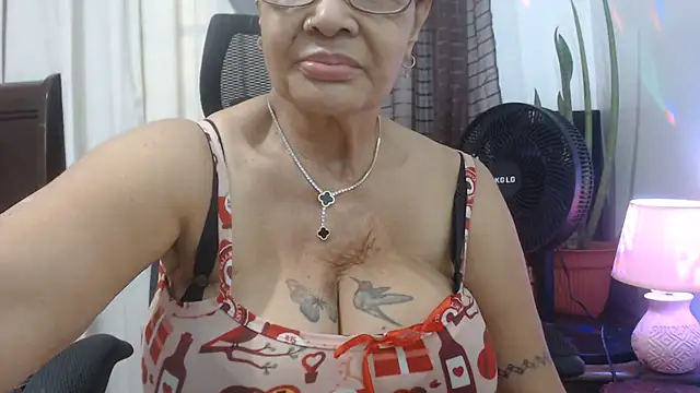 Snapshot of jenny_milf69 chatting on 05-24-26, 01:33 jenny milf69 online show from 05-24-26, 01:33